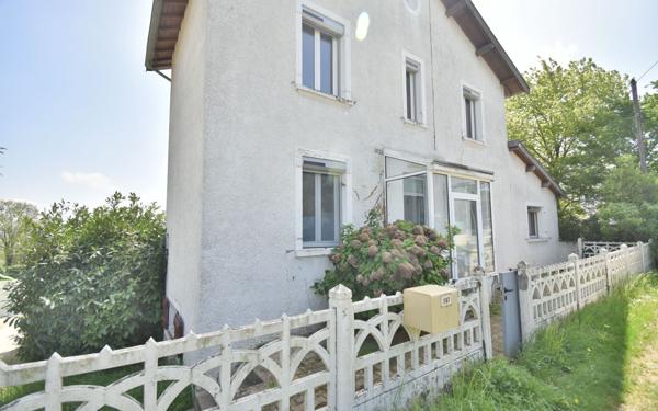 Maison à vendre    4 pièces •  Villieu-Loyes-Mollon