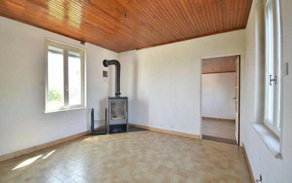 Maison à vendre    4 pièces •  Villieu-Loyes-Mollon