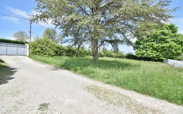 Maison à vendre    4 pièces •  Villieu-Loyes-Mollon