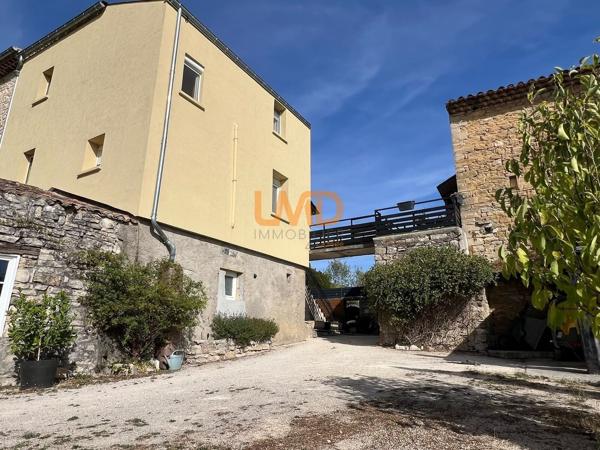 Maison fin 19ème sur un magnifique terrain arboré