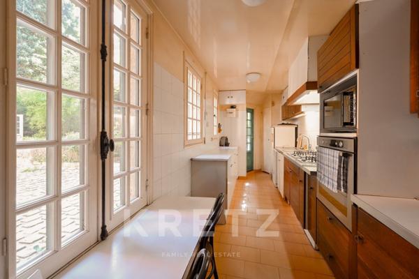 Paris 7e – Rare Écrin de Verdure près du Bon Marché