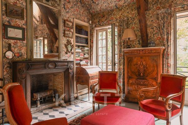 Paris 7e – Rare Écrin de Verdure près du Bon Marché