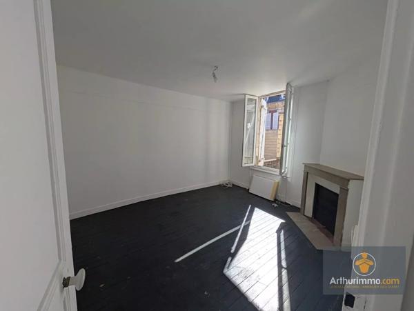 Vente                                                      Appartement
                        
                     3 pièces                      56 m2                     à Noyon