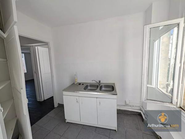 Vente                                                      Appartement
                        
                     3 pièces                      56 m2                     à Noyon