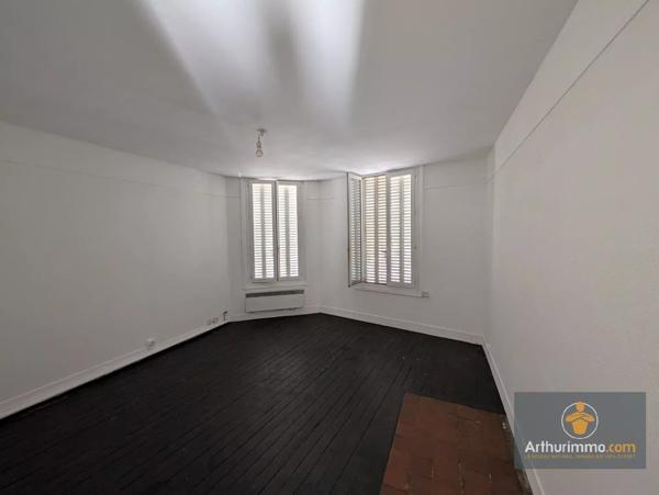 Vente                                                      Appartement
                        
                     3 pièces                      56 m2                     à Noyon