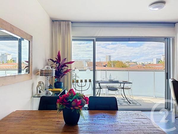 Appartement T3 à vendre  3 pièces - 64 m 2   BORDEAUX  - 33