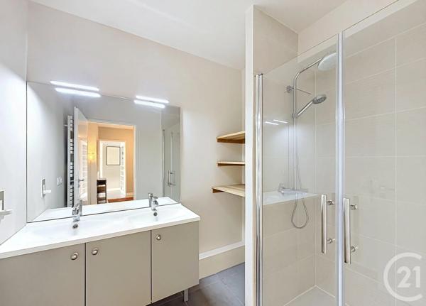 Appartement T3 à vendre  3 pièces - 64 m 2   BORDEAUX  - 33