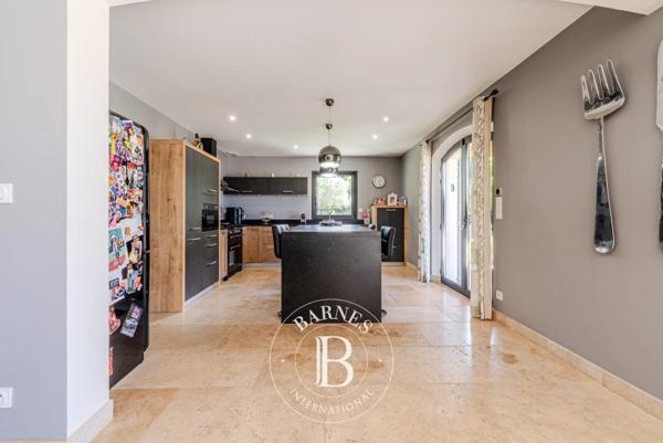 Cabriès, Maison 4 Chambres -  240 m² à vendre