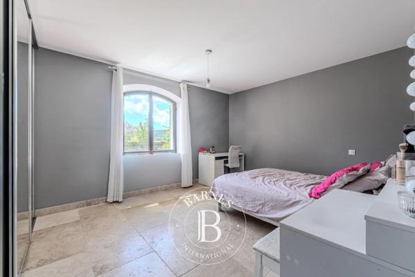 Cabriès, Maison 4 Chambres -  240 m² à vendre