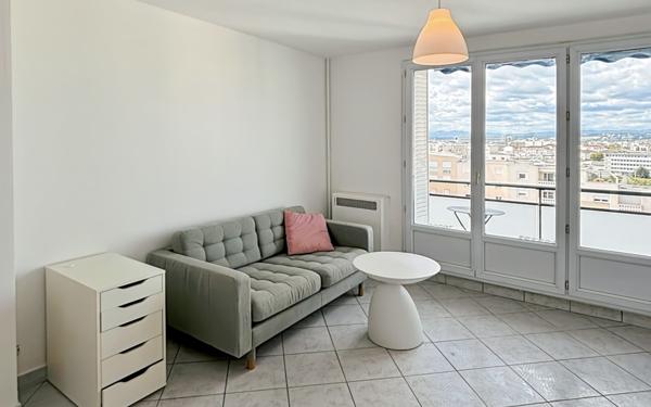 Appartement à louer    3 pièces •  Lyon 8