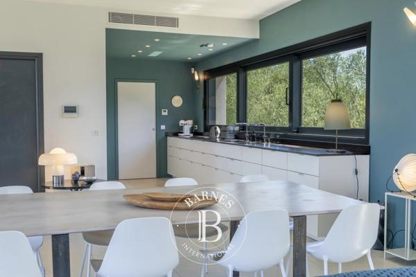 Sainte-Lucie-de-Porto-Vecchio, Villa 5 Chambres -  200 m² à vendre