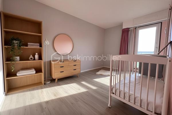 À environ 10 minutes à pied de la gare de Cergy-Préfecture (RER A et ligne L), découvrez cet appartement traversant de 101 m² situé au 6ᵉ étage avec ascenseur, au sein d’une résidence avec gardien.

L’appartement se compose d’une entrée avec placard, d’un grand salon lumineux de 31 m² , d’une cuisine aménagée et équipée, de trois chambres dont 2 de 16 m², d’un dressing, d’une salle d’eau et de WC séparés.

Grâce à sa double exposition Est/Ouest et à ses larges ouvertures, l’appartement bénéficie d’une belle luminosité tout au long de la journée. Le salon donne accès à un balcon de 6 m² offrant une vue dégagée.

Une cave, un box en sous-sol et une place de stationnement extérieure complètent ce bien.

Le chauffage, l’eau chaude et l’eau froide sont compris dans les charges de copropriété.

La gare de Cergy-Préfecture (RER A et ligne L), les écoles, les commerces de proximité ainsi que le centre commercial Les 3 Fontaines sont accessibles à pied