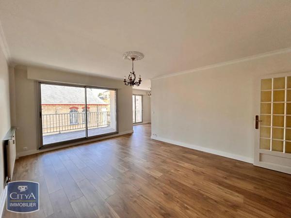 Appartement à louer 3 pièces 86.86m² Laval (53000)