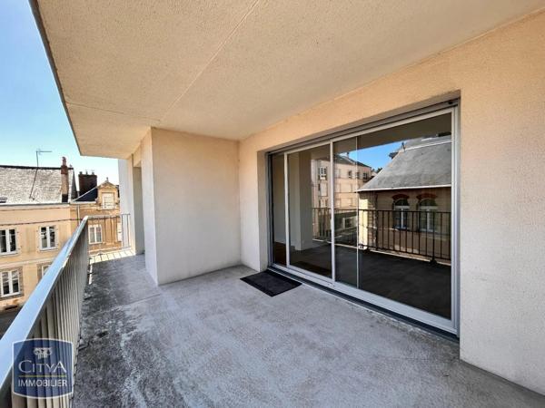 Appartement à louer 3 pièces 86.86m² Laval (53000)