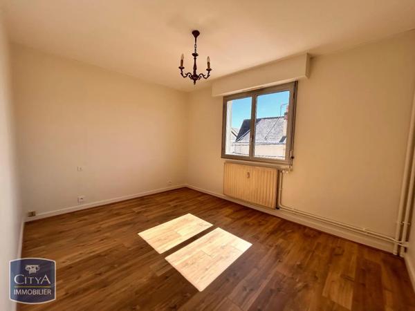 Appartement à louer 3 pièces 86.86m² Laval (53000)