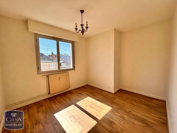 Appartement à louer 3 pièces 86.86m² Laval (53000)