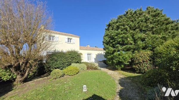 PORNIC - Proche centre commercial. Maison 4 chambres 189 m² sur terrain de plus de 900 m²