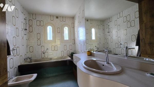 PORNIC - Proche centre commercial. Maison 4 chambres 189 m² sur terrain de plus de 900 m²