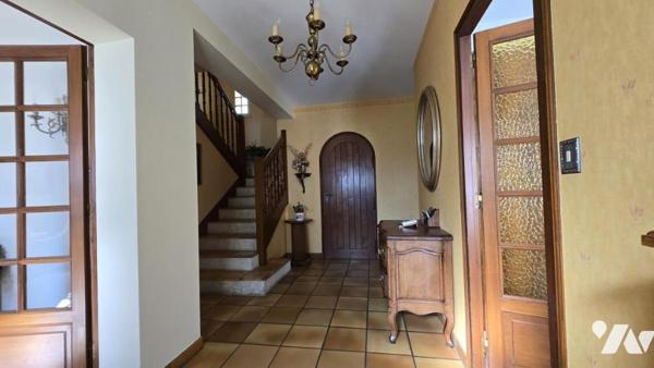 PORNIC - Proche centre commercial. Maison 4 chambres 189 m² sur terrain de plus de 900 m²