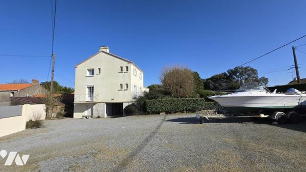 PORNIC - Proche centre commercial. Maison 4 chambres 189 m² sur terrain de plus de 900 m²