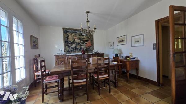 PORNIC - Proche centre commercial. Maison 4 chambres 189 m² sur terrain de plus de 900 m²