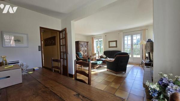 PORNIC - Proche centre commercial. Maison 4 chambres 189 m² sur terrain de plus de 900 m²