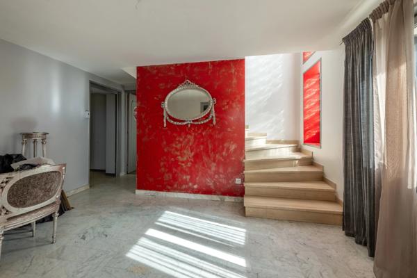 Saint-Cyr-au-Mont-d'Or - Maison de 196 m² à rénover - 4 chambres - Garage - Terrain 3000 m² - Vue dégagée - Garage