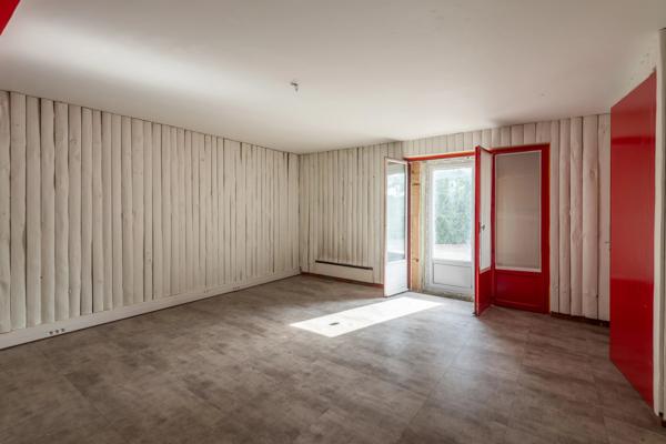 Saint-Cyr-au-Mont-d'Or - Maison de 196 m² à rénover - 4 chambres - Garage - Terrain 3000 m² - Vue dégagée - Garage