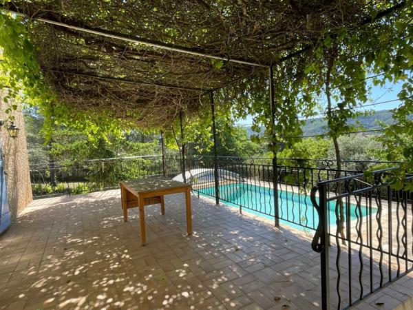 À Vendre – Maison de charme face au Colorado Provençal – Rustrel, Luberon
