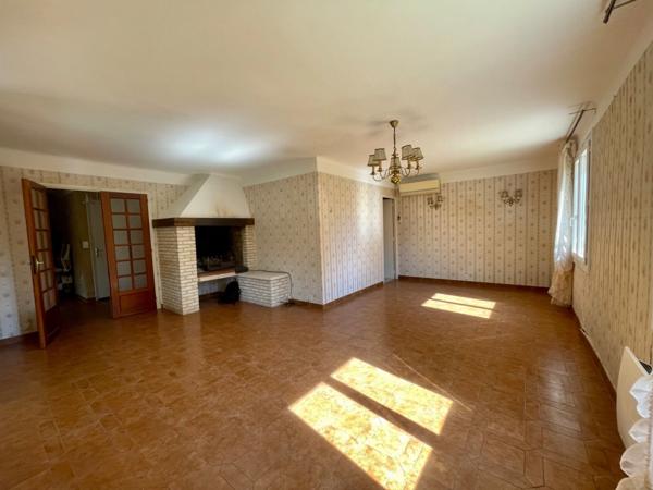 À Vendre – Maison de charme face au Colorado Provençal – Rustrel, Luberon