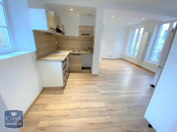 Appartement à louer 3 pièces 46.79m² Laon (02000)