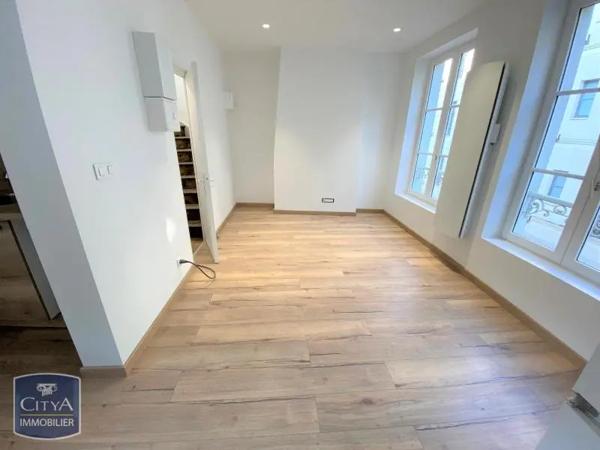 Appartement à louer 3 pièces 46.79m² Laon (02000)