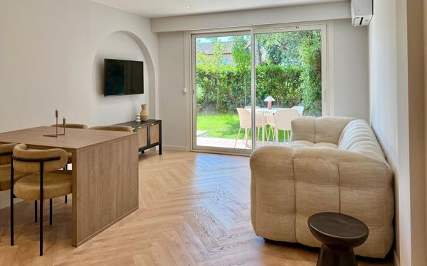 Appartement à vendre    3 pièces • 50,52 m2 Saint-Raphaël