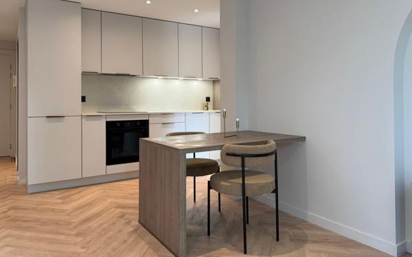 Appartement à vendre    3 pièces • 50,52 m2 Saint-Raphaël