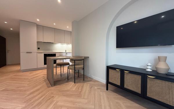 Appartement à vendre    3 pièces • 50,52 m2 Saint-Raphaël