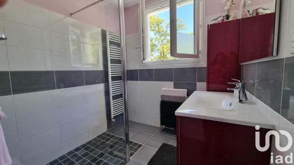 Maison à vendre 5 pièces 102 m² Saint-Yrieix-sur-Charente