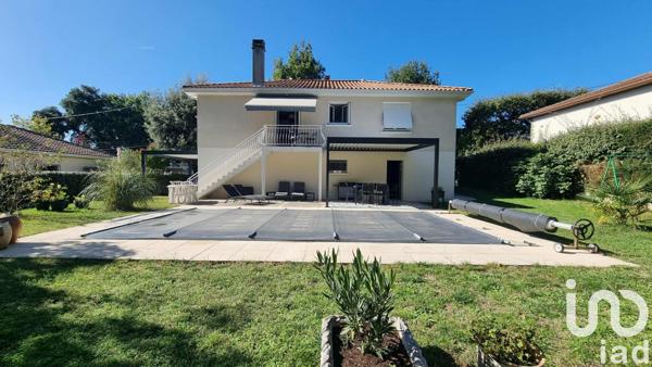 Maison à vendre 5 pièces 102 m² Saint-Yrieix-sur-Charente