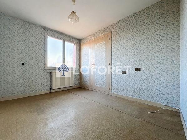 Achat maison près de ST VARENT - 6 pièce(s) - 123 m² - 78 190 €