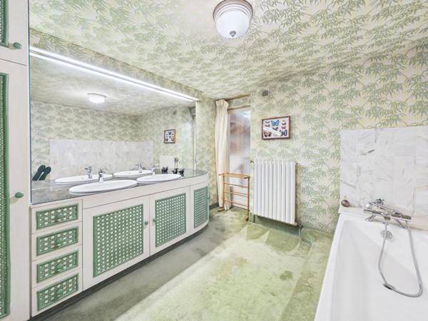 Propriété de 313 m 2 à Nouaille Maupertuis , 7 chambres, logement indépendant,  grand parc , garage