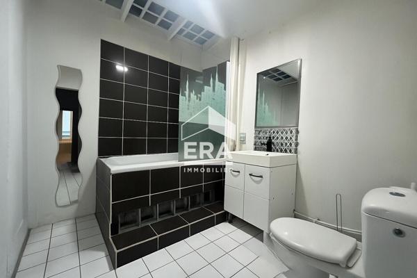 Appart. à vendre T3 - BLOIS - CENTRE-VILLE, 1 logt. T3 triplex + 1 local/caves