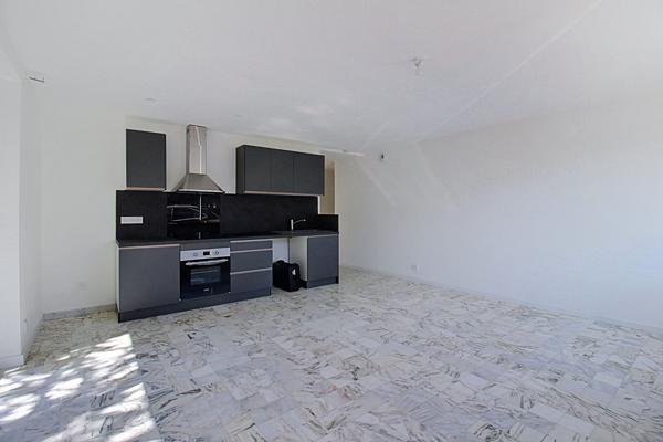 A LOUER EN EXCLUSIVITE  A PARTIR DU 15/09 BAS DE VILLA DE  78,40 M²