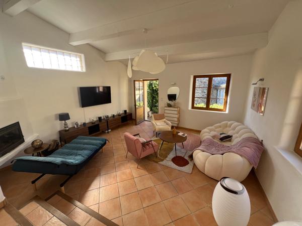 Jolie Maison de village 120 m2, 3 chambres piscine