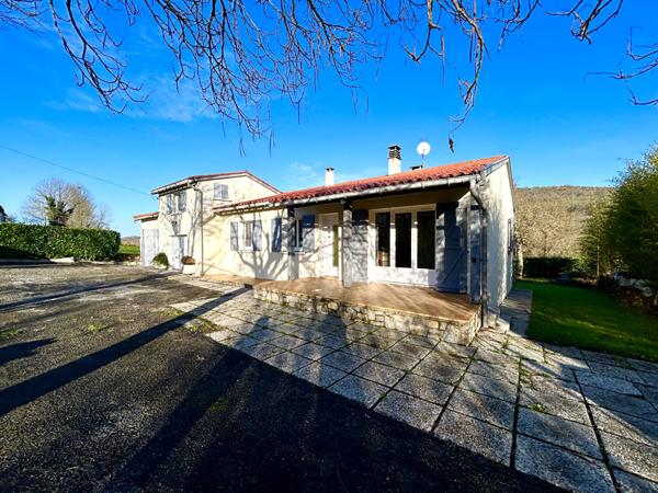 VILLA INDEPENDANTE A VENDRE A 15 MINUTES DE FOIX