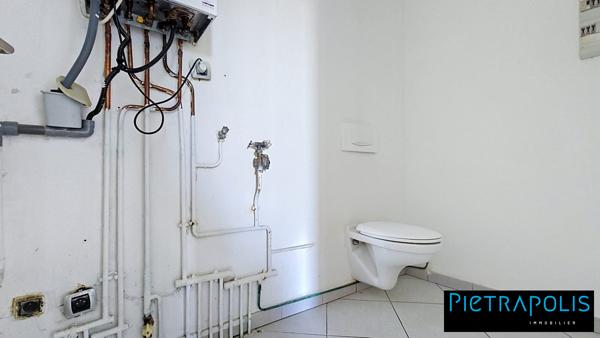 DERNIER ETAGE - T3 de 80 m² - Vue Ile Barbe