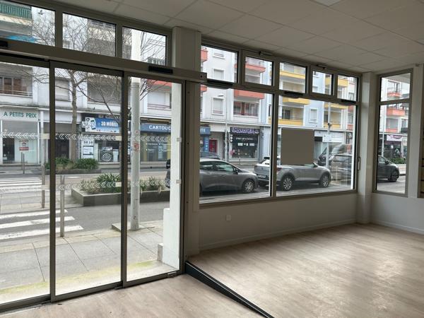 Bureaux à louer centre ville Saint Nazaire local rénové lumineux 150 m2