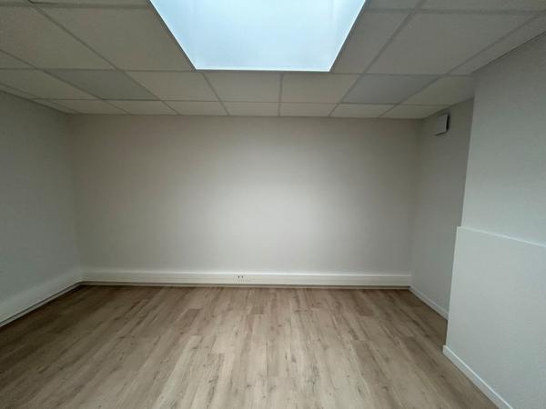 Bureaux à louer centre ville Saint Nazaire local rénové lumineux 150 m2