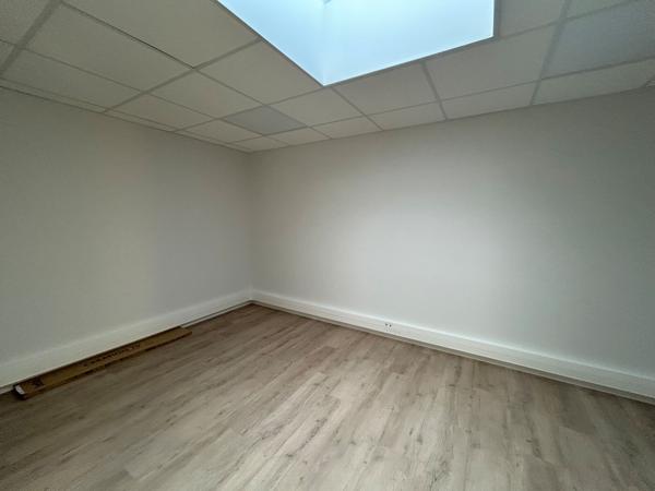 Bureaux à louer centre ville Saint Nazaire local rénové lumineux 150 m2