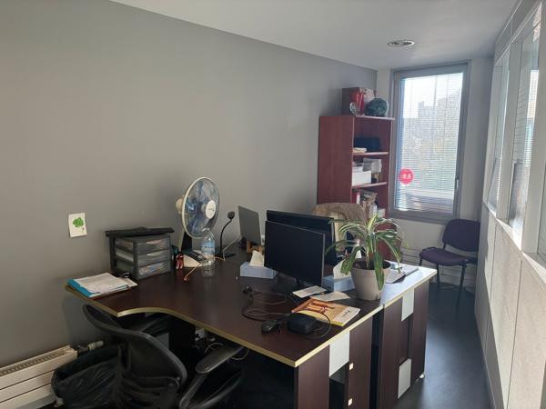 A LOUER - MADELEINE -CENTRE VILLE- BUREAUX
