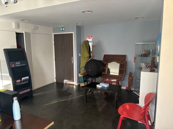 A LOUER - MADELEINE -CENTRE VILLE- BUREAUX