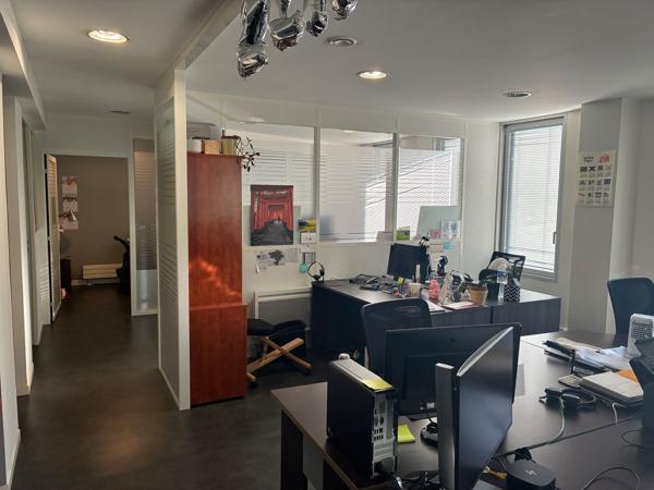 A LOUER - MADELEINE -CENTRE VILLE- BUREAUX